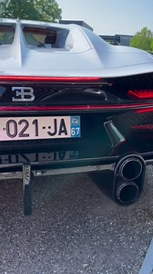Voilà le bruit au réveil du W16 quadri-turbo de 1600 chevaux de la Bugatti Chiron Super Sport. Essai à retrouver dans votre magazine actuellement en kiosques! #Bugatti #ChironSuperSport | Motorsport Mag