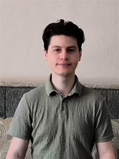 👨‍🏫 Profesorii viitorului se formează la FMI! Astăzi îl prezentăm pe Nicu Lupu, unul dintre cei mai buni absolvenți ai programului Informatică (Formarea profesorilor). 🎥 Urmăriți mesajul său și descoperiți cum pasiunea pentru informatică poate fi îmbinată cu vocația de a preda și de a inspira noile generații. 📌 Susțineți performanța și educația printr-un Like și un Share! #FMIUSM #FormareaProfesorilor #Informatica #StudentDeSucces