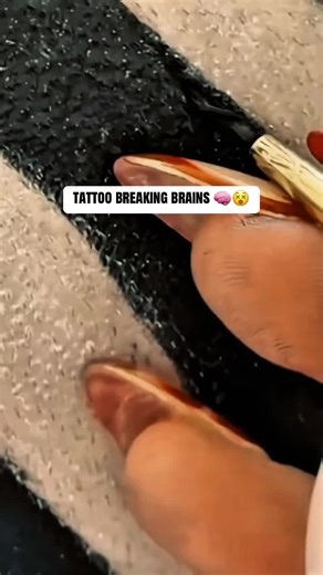 Love your ink longer! Find the perfect sunscreen in our bio link.🔥💓 An illusion tattoo on the head that tricks the eye 🧠🔥 3D effects and bold contrast make it look unreal. This one definitely makes people stare twice. Fun fact: Optical illusion tattoos depend on precise line placement. 🎥imthe_annag Credits to respective owner (DM for removal) #ideas #tattoo #tattoos #tattooartist #tattoolover