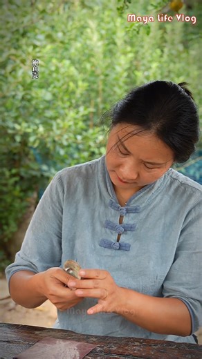 Making a peachwood comb using 20-year-old peachwood | Maya Life Vlog