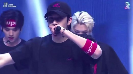 Rewatching Stray Kids 1st LoveSTAY SKZ-X Pacemaker