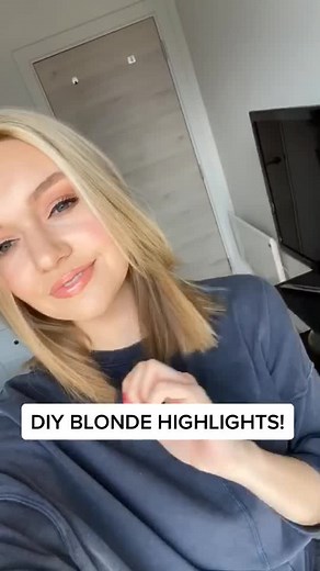 HOME BLONDE HIGHLIGHTS. Full tutorial on YouTube tomorrow #blondehair #blondehighlights #hairtutorial #homehairdye #hairdye #hairhighlight #hairtips