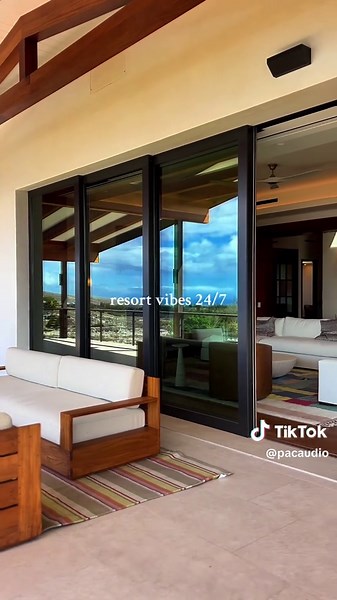 Resort living, without the check-in 😎 PAC integrated every detail for effortless luxury indoors and out ☀️🌙🤙 - - - #luxury #hawaii #home #design #interiordesign