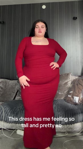 Plus size shape dress xo@THE BLONDE FINDS #plussizedress #plussizefashion #shapeweardress