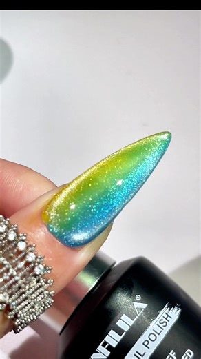 Stunning Gradient Ocean-Inspired Nails