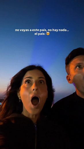 ✨Uno de los mejores países del mundo 😱 Si quieres alucinar en cada momento, China es tu destino. Un país lleno de contrastes, cultura milenaria y paisajes que parecen de otro planeta. Cada rincón es una sorpresa que te deja sin palabras 🇨🇳✨ Aquí te dejamos todos los lugares del video: ✨SKP Mall Chengdu ✨Dujiangyan ✨Wulong ✨Chengdu ✨Dujiangyan Library ✨Chongqing ✨Suobuya Stone Forest ✨Shanghai ✨Dujiangyan GUÁRDALOS para conocerlos 🥳 #asia #china #tianmenmountain #wangxiang #travel #zhangjiaji