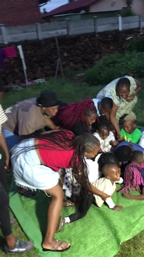 So my uncle decided ukubeka imali the whole year ukuze ezoyiphosela abantwana 😅 bengifisa ukuba umtwana bandla 😅😅😅#familytime