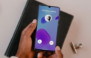 Google Telefon uygulamasının yeni arama ekranı kullanıma sunulmaya başlandı