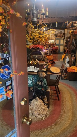 Well..the Banjo Boys are out..we will have them turned off on SATURDAY for FALL and HALLOWEEN OPEN HOUSE..SEPTEMBER 13TH..because THE BRIAN GRAHAM BAND will be playing from 12 til 3..come on out and " Eat and be Scarey "..🎃👻🧡 12710 Patrick Henry Highway Amelia Courthouse Virginia 23002 1 804 561 1932 | Classic Touches