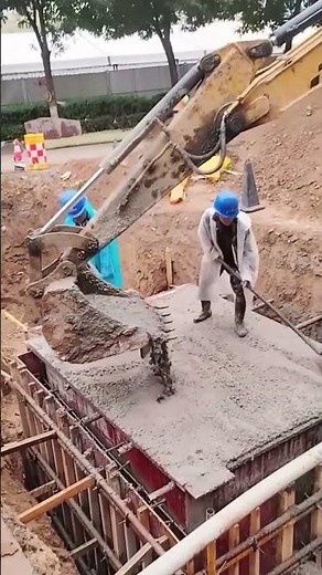 Concrete pouring process for bridge pier column