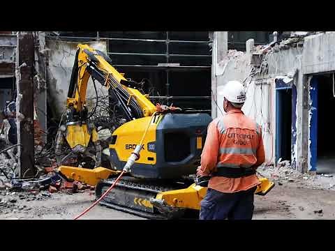 Inner-city demolition with the Brokk 300