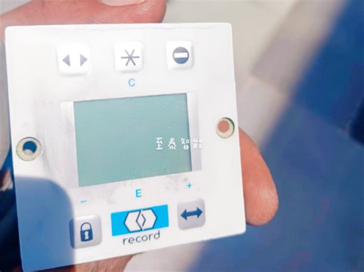 瑞可达自动门安装电动感应门玻璃门维修程序调试器Switzerland record Automatic door program debugger