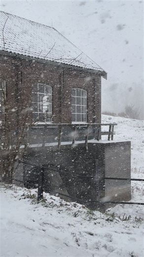 Oeioeioei, als we nog maar van kantoor naar huis kunnen ;-) #sneeuwstorm #ingesneeuwd #winterwonderland | Gemaal Oude Rijn