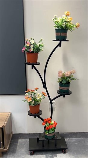 A beautiful living room flower stand is here! Live stream starting soon