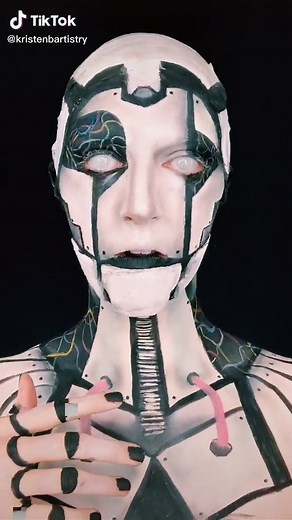 This took me so dang long but so worth it!! #robotmakeup #makeupartist #makeuptransformation #fyp #foryoupage #makeupcheck