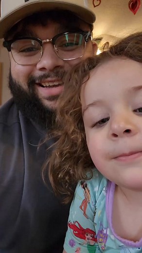 Delicious homemade pulled pork, from a pork pro! 🐖 Take a peek in the kitchen of Illinois pork farmer, Nate Weaver and his two mini sous-chefs, as they share their step-by-step process to prep, season, smoke, and pull a melt-in-your-mouth pork shoulder – a staple for their family gatherings. Borgic Farms | Illinois Farm Families