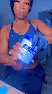 Working out in a fasted state (before eating) can have some real benefits ✅ Burns stored fat first — your body taps into fat for energy when there’s no food to burn ✅ Improves insulin sensitivity — helps your body handle carbs and sugar better throughout the day ✅ Boosts growth hormone — supports fat loss and muscle tone naturally ✅ Sharpens focus — training without food can increase mental clarity and discipline ✅ Strengthens discipline — teaches your body and your mind to push without comfort 