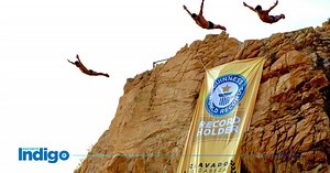 Clavadistas de La Quebrada en Acapulco reciben Récord Guinness