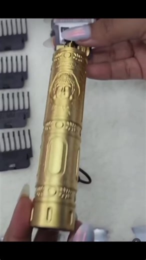 “La máquina que todos los barberos están usando 🔥✂️” #barberia #hombresguapos ##maquinadebarberia #trimmer #tiktokshopmexico