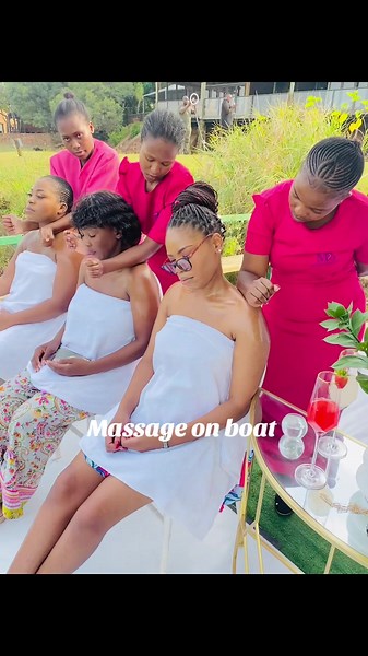 Sip and Massage Boat Experience: Neck and Shoulder Massage on Boat
