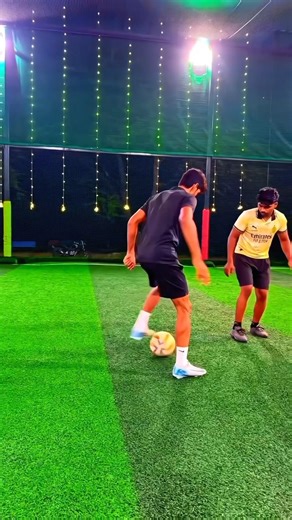 DAY:22 Easy Drill 👍⚽✅ #football #footballskillschallenge #footballskills #footballer #skills #soccer