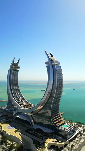 Luxury Stay at Fairmont Doha | Qatar's Opulent Oasis