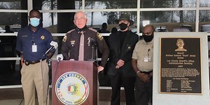 Lee County corrections officer charged with promoting prison contraband