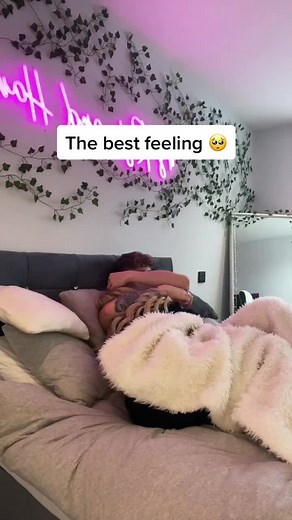 The Best Feeling: A Collection of Love, Cuddles, and Relationship Goals