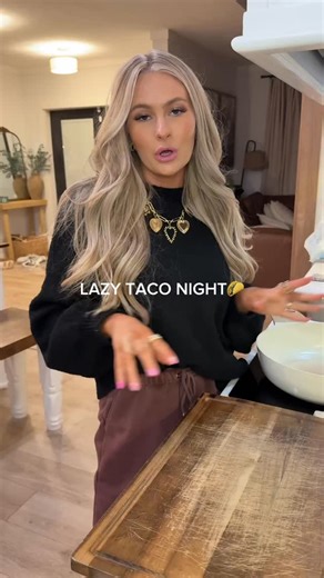 kylie pitts on Instagram: "Lazy folks taco night is always a win when I don’t wanna cook 🫡 #ditl #taconight #eveningvlog"