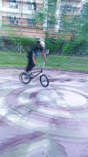 Balancing at its best #dazzlr #cycle