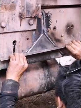 Repair cracked truck chassis by excellent welding skill