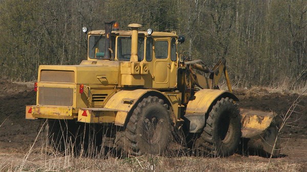 The K-700 Tractor: Khrushchev’s Game-Changer in Agricultural Machinery