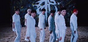D-CRUNCH fait son comeback avec le MV de « Across The Universe »