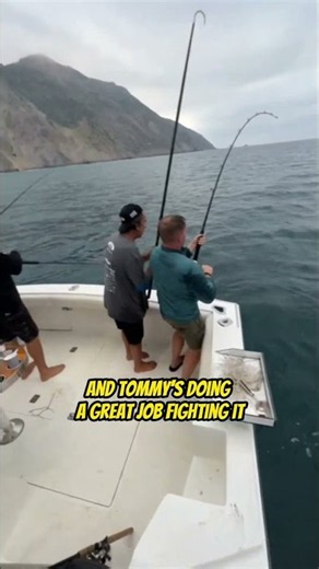 Epic Yellowtail Tuna Battle at WHOW 2023!