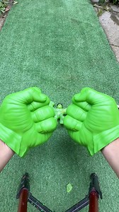 Hulk SMASH | Sharkboysam