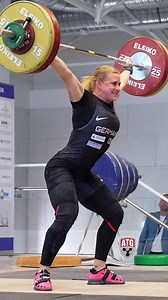 Lisa Marie Schweizer (69.9kg Germany 🇩🇪) 107kg / 236lbs slowmo from the 2025 Meißen Cup of blue swords weightlifting competition weightlifting #slowmotion #olympicweightlifting | All Things Gym