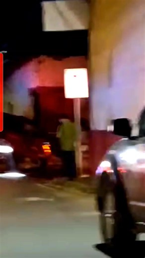 🚨 #SANMIGUEL 🚨 Un accidente de tránsito se registró a las 2:10 de la madrugada de este 25 de diciembre en las inmediaciones de la 4a Av Norte y la 12a Calle, en San Miguel. El hecho ocurrió en plena madrugada navideña, generando alerta entre vecinos de la zona. | Las Noticias de San Miguel.com