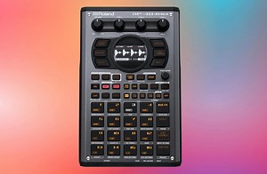 Roland SP-404mk2 – 10年の時を超え、伝説のコンパクトサンプラー SP-404sx がリニューアル！