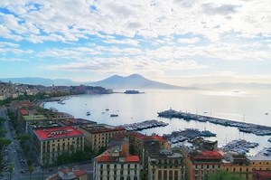 【オーソレミオ】世界で歌われるナポリのカンツォーネの意味と誕生秘話 -'O sole mio-