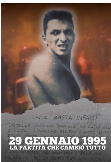 VINCENZO CLAUDIO SPAGNOLO La tragedia che ha cambiato per sempre il calcio italiano. 🎞️ Il documentario completo è ora disponibile su YouTube. 🔗 Link in bio su @la.fanzine e @spiritoultras _____________________________ ✍️ Testo e montaggio: @la.fanzine , @spiritoultras 🤝 Collaboratori: @curveinfiammate , @area_ultras , @ultrasprideofficial , @ilcuoredellacurva , @movimentoultrasitaliano , @movimento_ultras_italia , @iribellideglistadi Fonti e immagini: RAI, Canale7, Primocanale, magliarossone