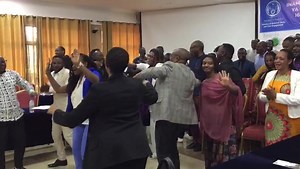 Abahanzi mu byiciro bitandukanye birimo abakora mu ruganda rw’ubwanditsi bw’ibitabo mu Rwanda, abo muri Muzika, muri Sinema no mu mbyino, bishimiye kwishyiriraho ubuyobozi bw’Inama Nkuru y’Igihugu yabo (RAC/ Rwanda Arts Council) bugizwe na Komite Nyobozi, Komite Nkemurampaka, na Komite Ngenzuzi. | Radiotv10 Rwanda