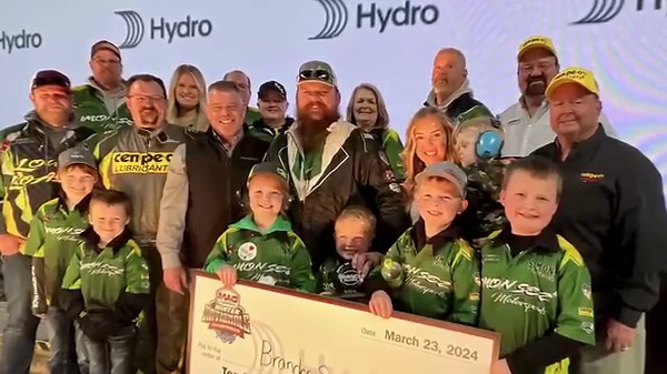 What an incredible journey it's been at the Mid-America Trucking Show and MAC Trailer Winter Nationals in Louisville, KY! Watch here as our booth proudly displayed the extensive lineup of offerings from all 4 MAC Trailer Enterprises brands. The highlight of the week was undoubtedly the 3rd Annual MAC Trailer Winter Nationals, featuring an unforgettable performance by Craig Morgan and Phil O’Donnell. We're thrilled to announce that ticket sales contributed to a monumental $50,000 donation to Oper