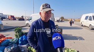 87K views · 907 reactions | Tregtarët e pikës së shumicës të fruta-perimeve : nuk ka konsumatorë , atë që shisnim dikur për një ditë, tashmë duhen disa ditë. | Lushnja info | Facebook
