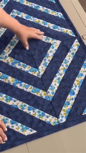 Patchwork pillow | Easy and fast sewing tips | Margaret O’Brien