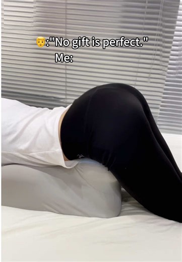 I Finally Found a Pillow That Makes Sense 😳#flashsale #Pillow #SmileQueen #coupled #fpy