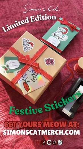 This and other festive goodies now available on our store! Use code BFRIDAY for a 20% discount. https://simonscatmerch.com/en-eur/collections/festive | Simon's Cat