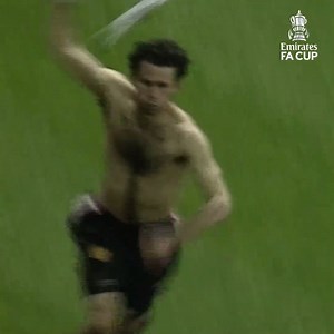 638K views · 13 reactions | #OnThisDay in 1999... Giggs scored one of the greatest goals in FA Cup history for Manchester United  | The Emirates FA Cup | Facebook