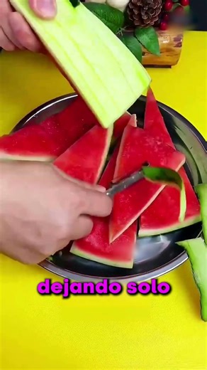 ASÍ PUEDES COMER LA CORTEZA DE SANDÍA!! 😯