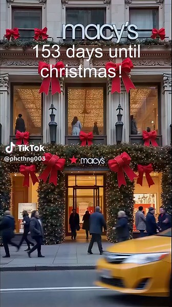 Me sitting waiting forChristmas while everyoneElse is enjoying summer 🎄🎅🏼☃️#christmas #christmascountdown #christmastiktok #xmas #december