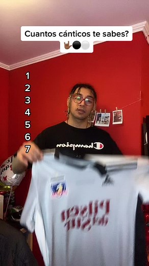 Cánticos y Pasión por Colo Colo: Melodías y Canciones Emblemáticas de Chile